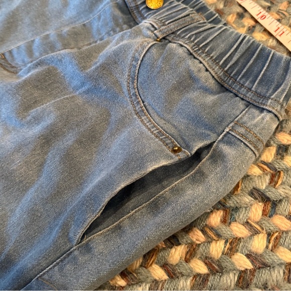 High Rise Wide Leg Pull-On Stretch Jeans New sz M - Picture 2 of 8